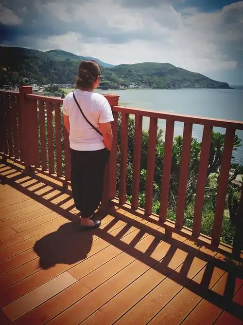 咱可以是女神…97…就将迷倒众生97给您一个背影…每天眯眼笑一笑