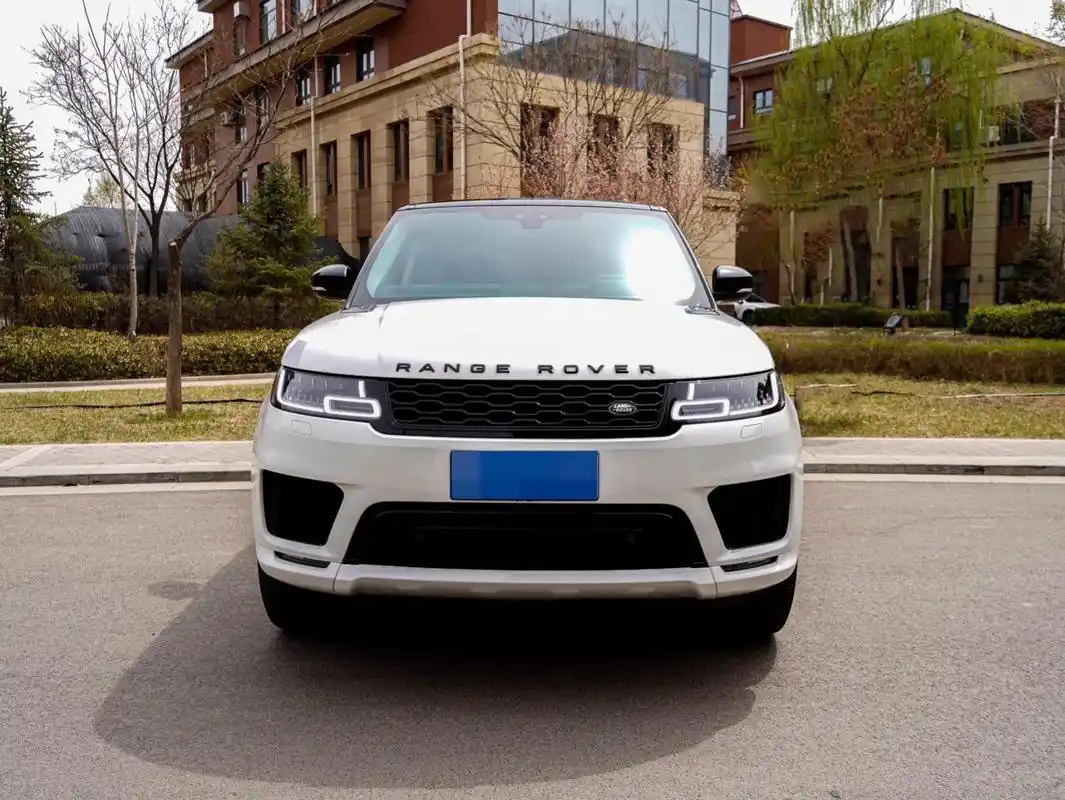 22款路虎揽胜运动.2022款揽胜运动耀黑版   3万公里 3.