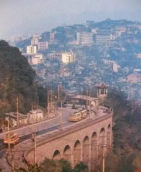 一群"90后"眼中的故城时光——《音乐风情之旅》讲述你心中的重庆记忆