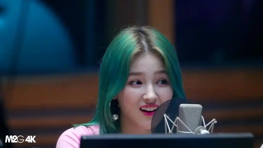 180703 momoland南希(莓果聆听南希)在繁星点点的夜晚