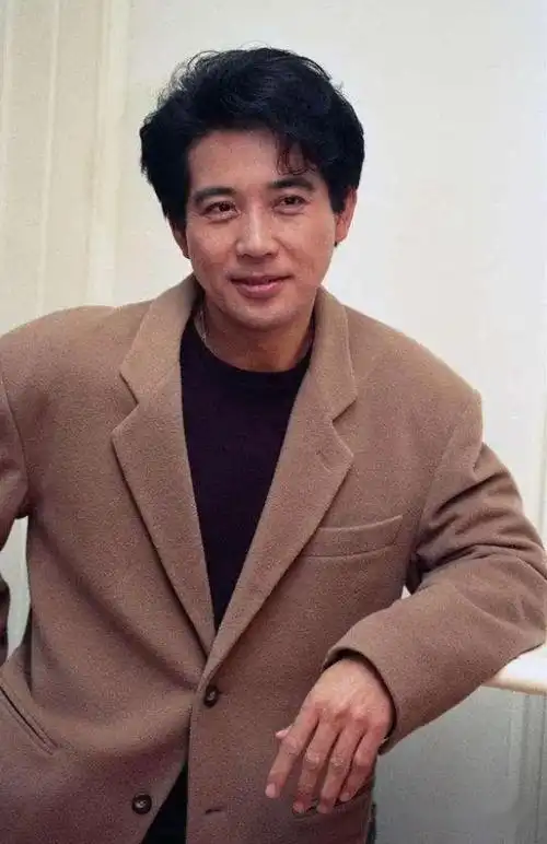 琼瑶男郎今昔颜值大pk有人年过60依旧帅气有人发福成奶奶