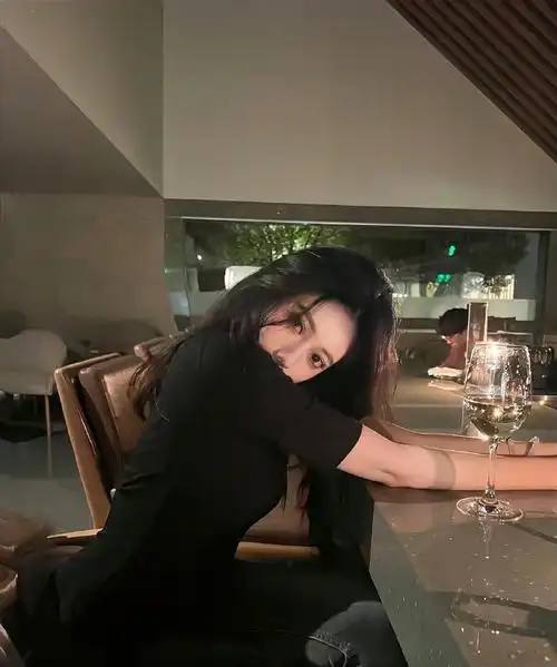 高冷范十足的女生头像 ～    #女生头像##女生头像集