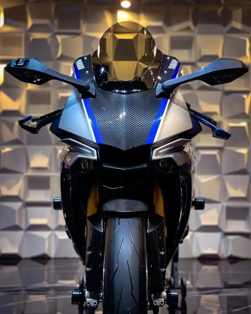 所谓 天上飞机地下r1 十字曲轴发动机#雅马哈r1m #机车美图