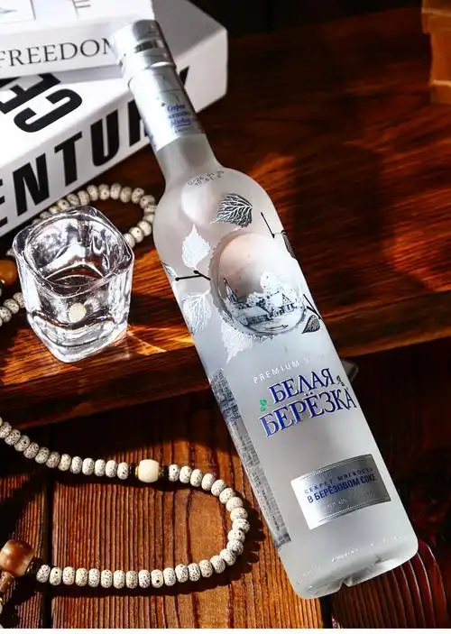 【俄罗斯国家馆】俄罗斯原装白桦伏特加金色银色500ml瓶装俄国白酒网