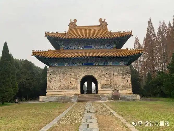 庄严肃穆的明显陵,不是皇帝的皇帝陵