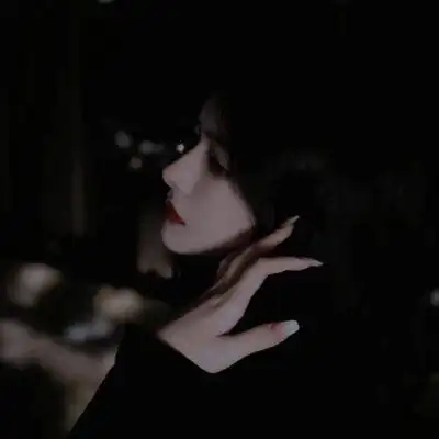 用微笑伪装自己的悲伤元气满满的女生头像真人