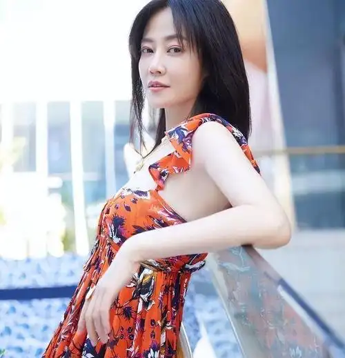 没想到,"高贵妃"谭卓会在2024年初,以这种方式"震惊"众人