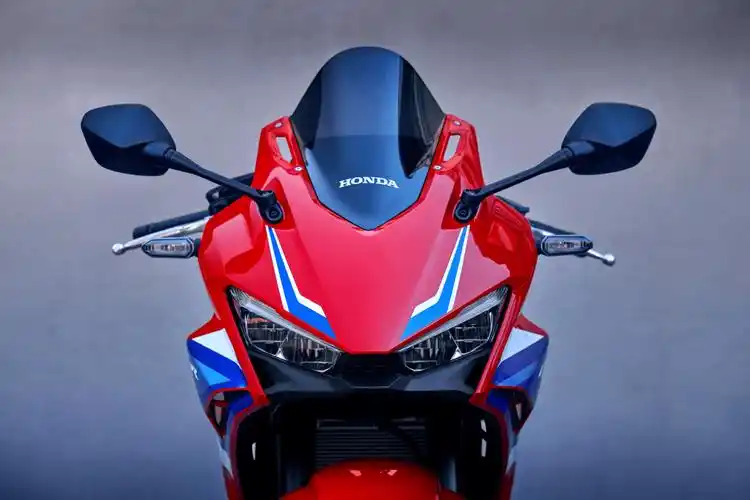 新的外观造型,honda 2024 cbr500r 街跑车_搜狐汽车_搜狐网