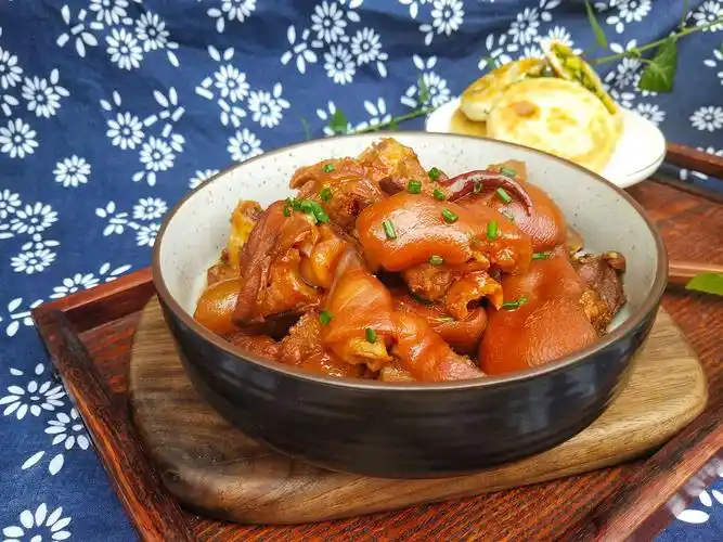 猪脚最好吃的做法家人都抢着吃一次一大盆都不够