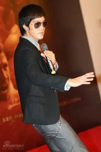 图文李小龙传奇发布会李小龙招牌动作