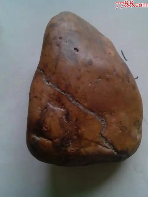 黄蜡石原石未开