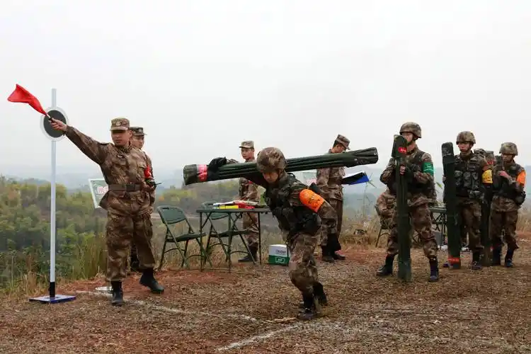 联勤保障部队组织"精武联勤-2021"战斗体能比武_新华社_参赛_进行