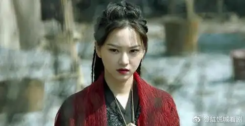 曾经是最美武大校花的黄灿灿,她在《斗罗大陆》中出演女配角胡列娜,是