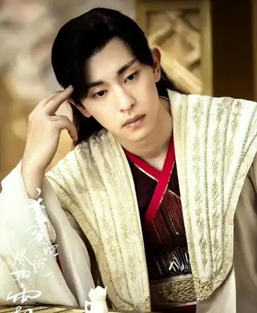 邓伦一夜陨落:从"六月男友"到公众批评的焦点