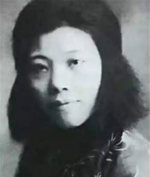 原创只撩不娶秦德君两次堕胎4年苦等晚年茅盾回忆录当她没来过