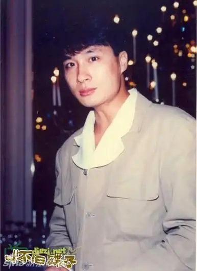 这是吴镇宇,真的不是张艺兴!