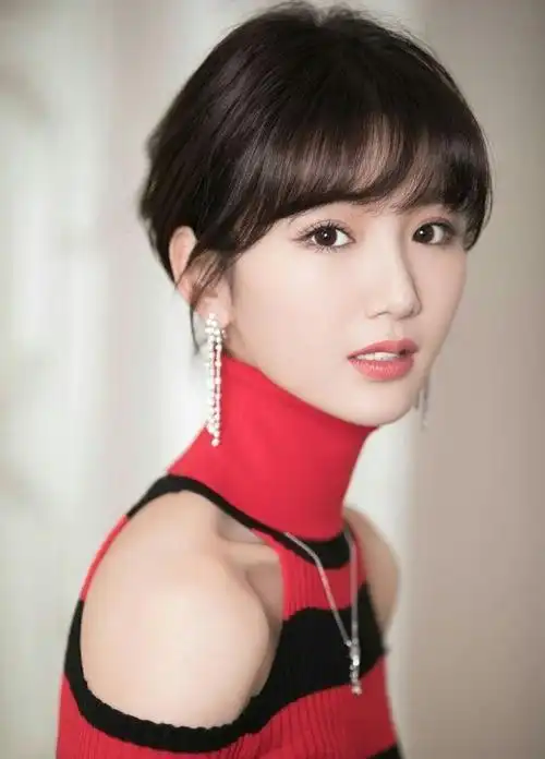 中国娱乐圈眼睛最美的女星,杨幂热巴赵丽颖毛晓彤上榜