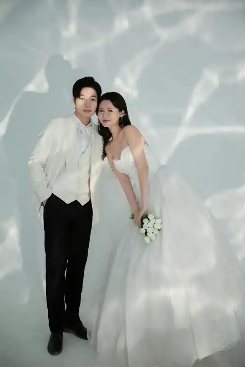 以极简韩式为基调78  让画面更加风格有层次92宜昌婚纱照超话