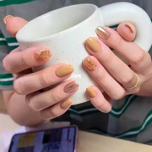 好适合秋天的美甲