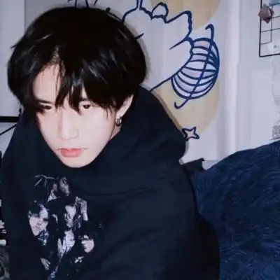 视觉舒适的日系干净暖男真人头像