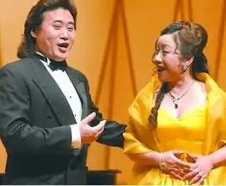 落魄时在工地搬砖的大明星男高音戴玉强被妻子的自私改写人生