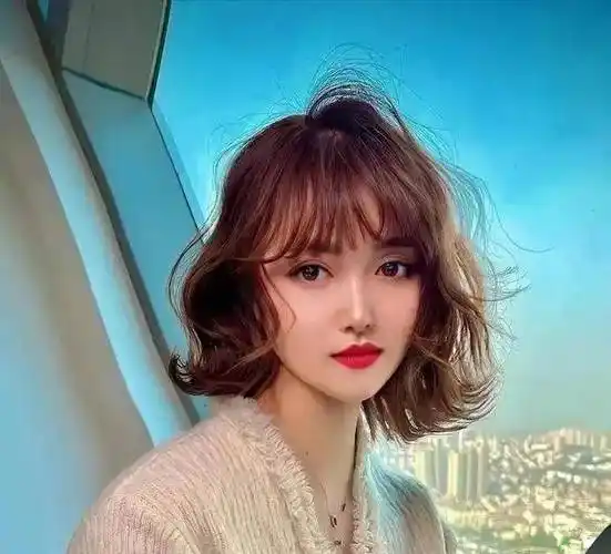 夏天就选个精致的短发,立体感更足,迷人又好看