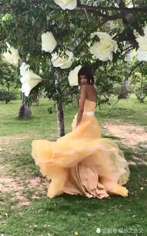 抖音网红莎莎黑出新高度网友果真颜值与肤色无关