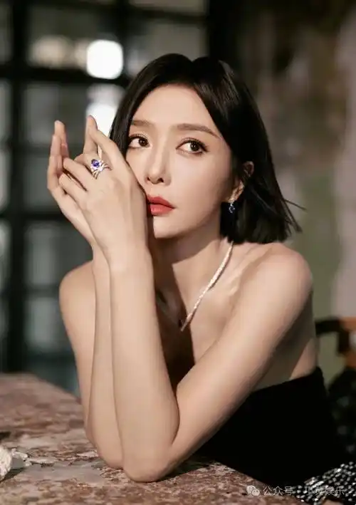 从清纯玉女到演技派女神的华丽蜕变!秦岚如今状态_角色_形象_演艺事业