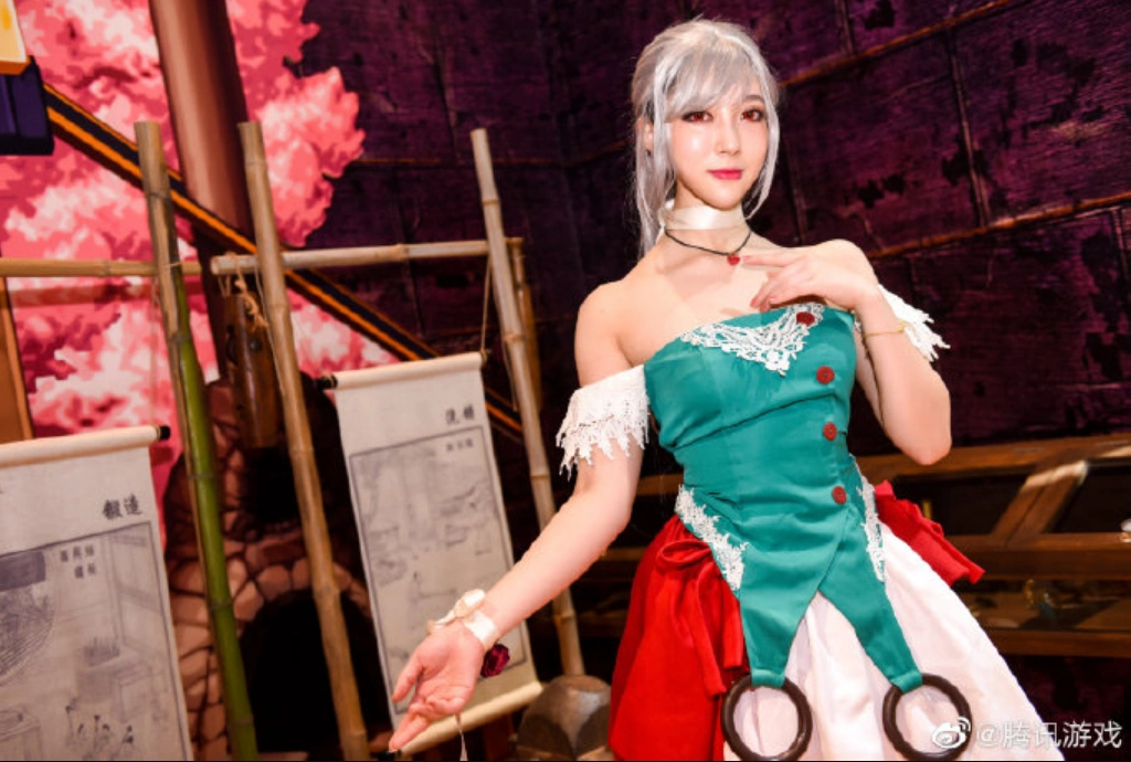 腾讯游戏cj展台曝光,dnf赛丽亚真人现身,网友:这不是乔碧萝?