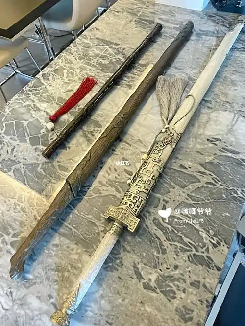 是蓝湛和阿羡摸过的避尘好重啊