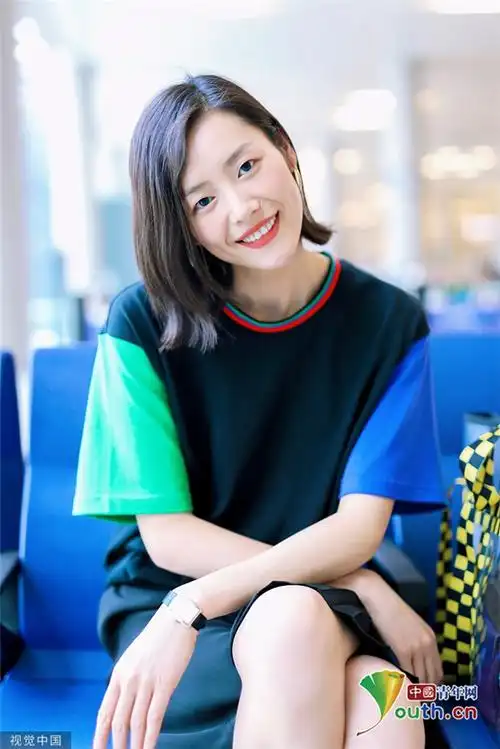 爱了短发大表姐刘雯玩回眸杀撩人于无形