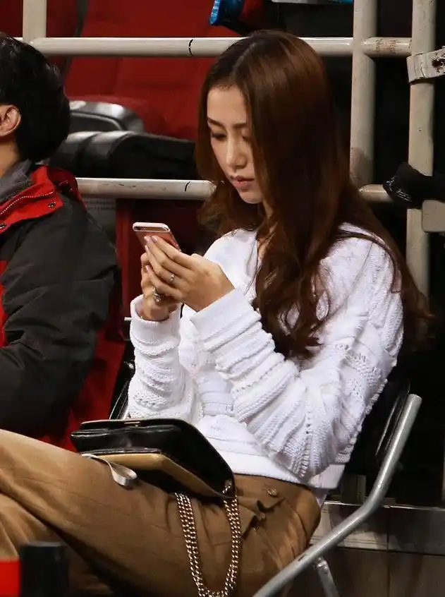 孙悦爱妻陈露现场观战