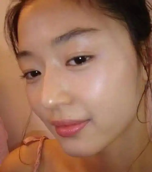 全智贤早期素颜自拍照,有小雀斑也不影响颜值,妥妥国民女神_感觉_性格