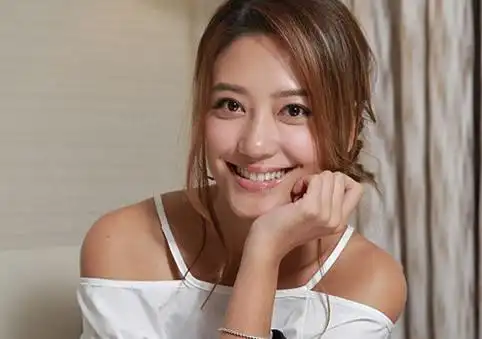 陈小春老婆应采儿资料简介应采儿个人背景及经历