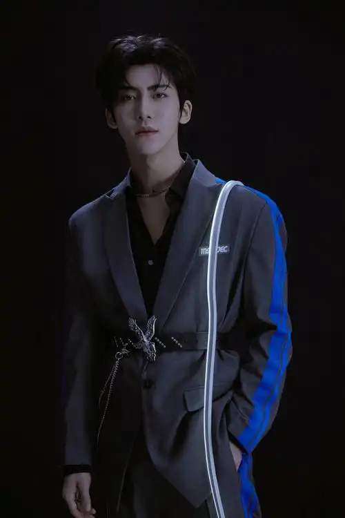 丁泽仁生日单曲《circle》上线 用圆形元素解析自我