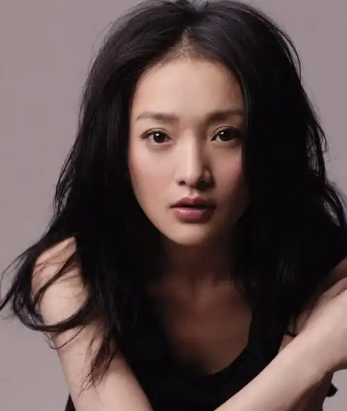 事实证明,49岁"无人敢娶"的周迅,已经走上了另一条道路!