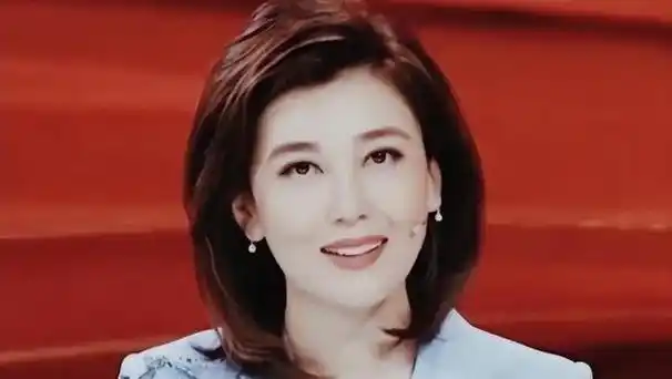 央视女主持人身高排名,第一名身高有1米7,最后一名意想不到