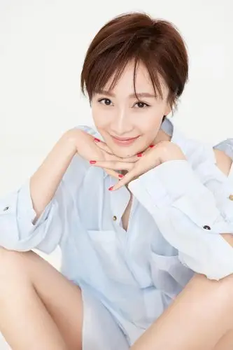 《最酷的世界》发布角色剧照 肖涵演绎职场女强人