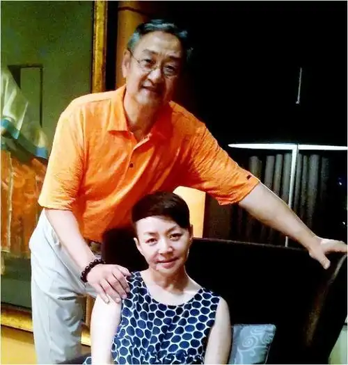 抛妻弃子生而不养62岁的英达终究为自己的行为付出了代价