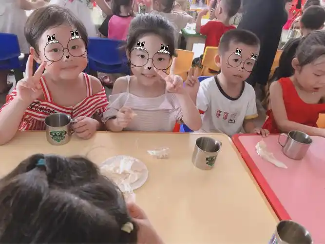 东里幼儿园大班庆中秋主题活动剪影