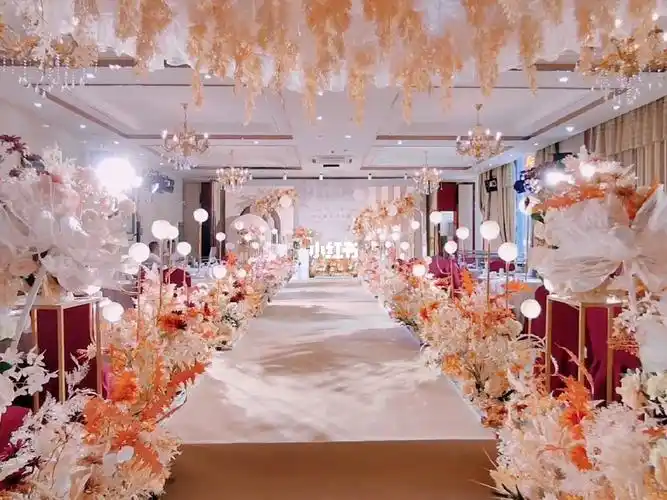 登封市酒店室内温馨浪漫婚礼现场