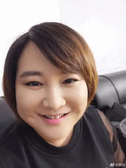 30岁张根硕一脸横肉发福胖成木艮石页短发造型撞脸贾玲