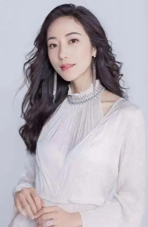 影视演员韩雪个人简历(背后家世显赫的8位女星)(37)