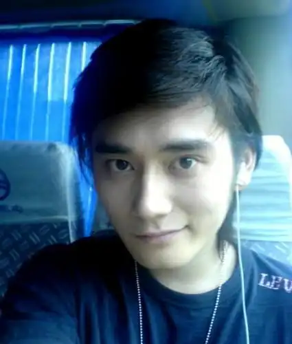 p>钱枫,1983年9月22日出生于上海市,中国内地主持人,影视演员.