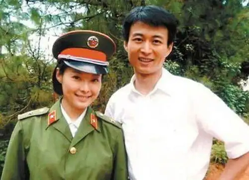 袁立宣布结婚丈夫梁太平身份曝光太惊人扒一扒袁立三任老公分别是谁