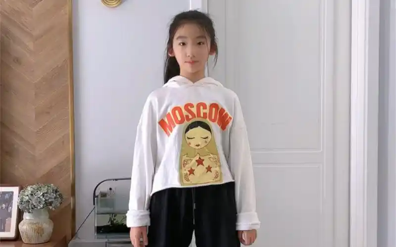 五年级女孩狂恋舞蹈翻跳