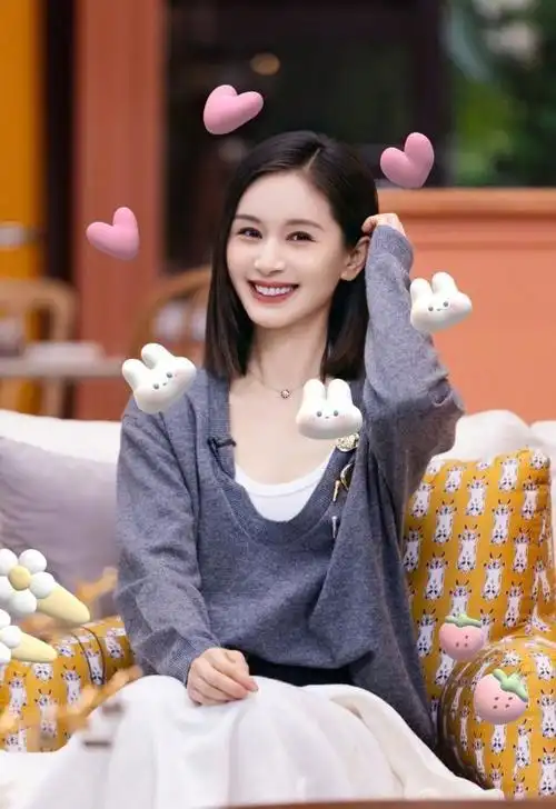 王子文庆生照曝光,打扮保守太有妈妈感,男友清爽出镜不像同辈人|发型