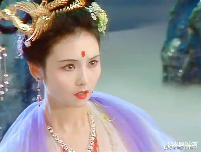 就是从86年央视版《西游记》里的嫦娥仙子开始的