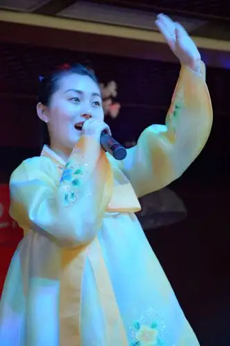 眼里真实的朝鲜姑娘