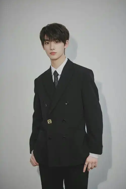 天呢演就今日重新上架 你六预告梦回演就 演就出圈造型#丁程鑫